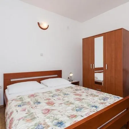 Mladenka- Two Bedroom With Balcony And Sea View Διαμέρισμα *