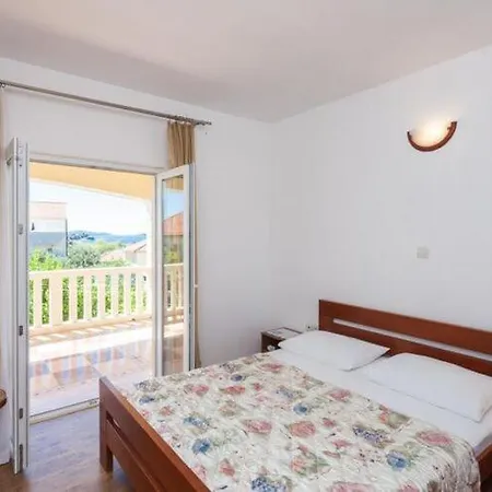 Mladenka- Two Bedroom With Balcony And Sea View