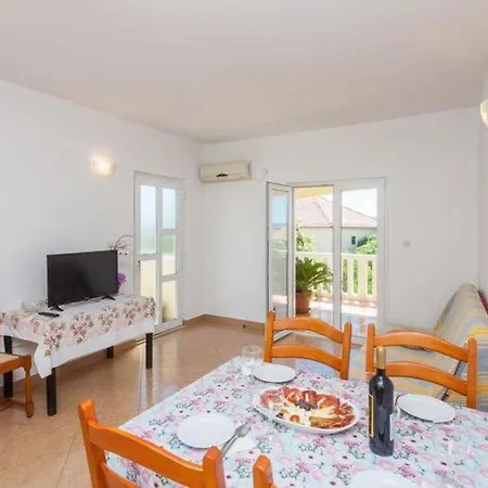 Διαμέρισμα Mladenka- Two Bedroom With Balcony And Sea View