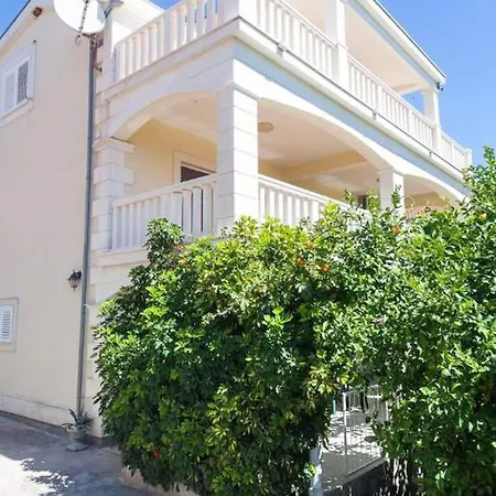 Διαμέρισμα Mladenka- Two Bedroom With Balcony And Sea View