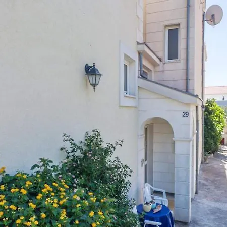 Διαμέρισμα Mladenka- Two Bedroom With Balcony And Sea View *